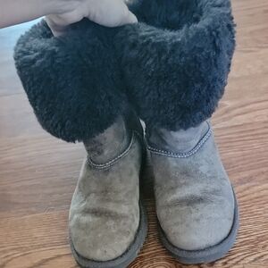 Cozy Shearling-Lined Boots
